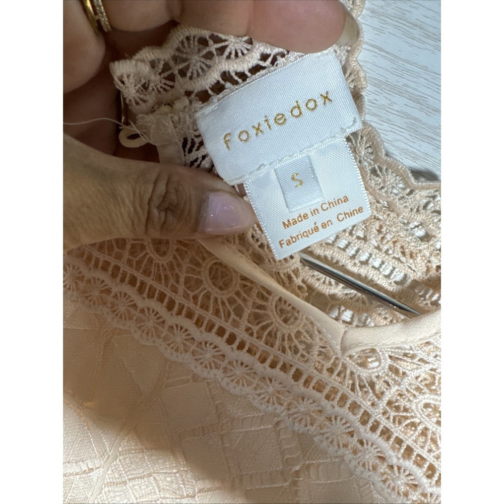 FOXEIDOX cream dress Intricate Lace Detailing High Neckline Sz Small - Picture 14 of 15